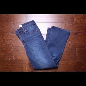 NWOT Gap flair Jeans